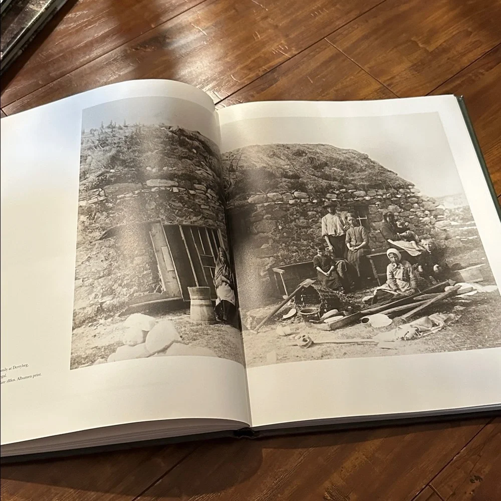 Ireland: Photographs 1840-1930 by Carey Schofield (1994-10-17) HC book